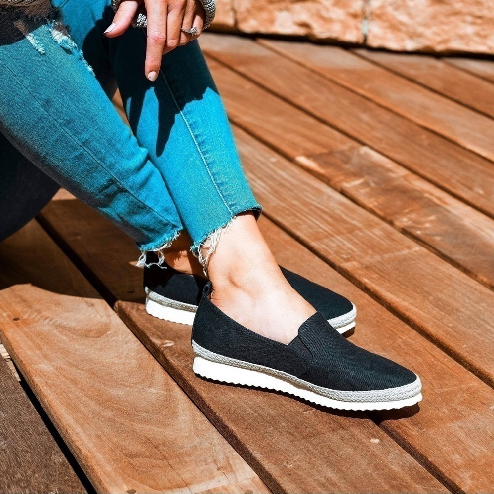 Journee Collection Leela Blue Slip-on Sneakers Size 9